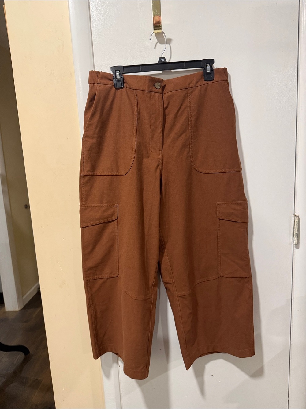 Lululemon Light Utilitech Cargo Pocket High-Rise Crop